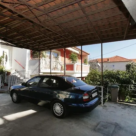 Pensionat With A Parking Space - 17442