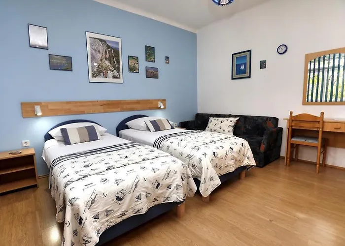 With A Parking Space - 17442