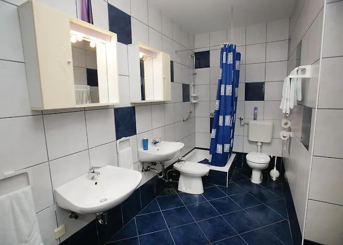 With A Parking Space - 17442 Гостевой дом Трогир